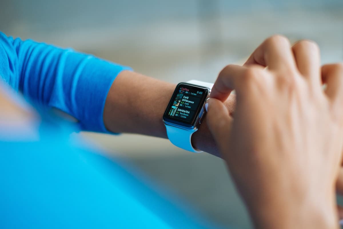 Développement wearable en 2026 : créer des applications pour Apple Watch et Wear OS